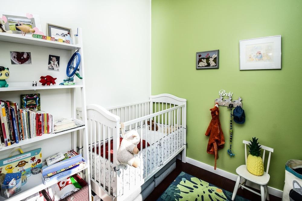 Apartment H43 2