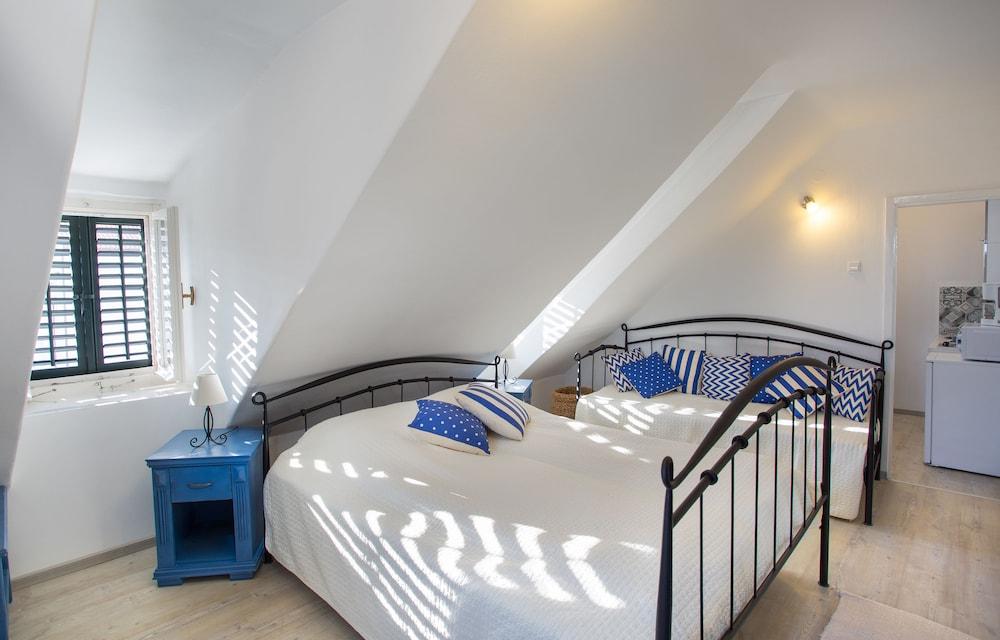 Villa Stayeva 11 1