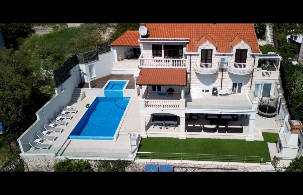 Villa Arion