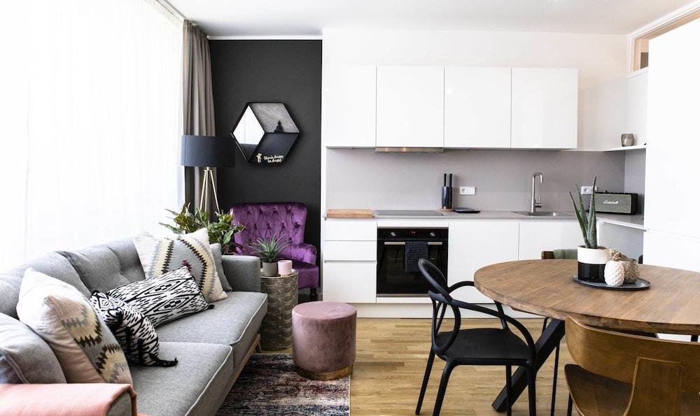 Rent24 Apartments & Suiten P180