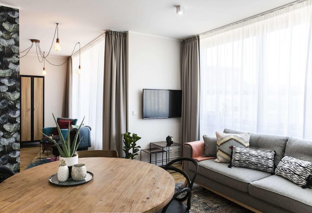 Rent24 Apartments & Suiten P180 2