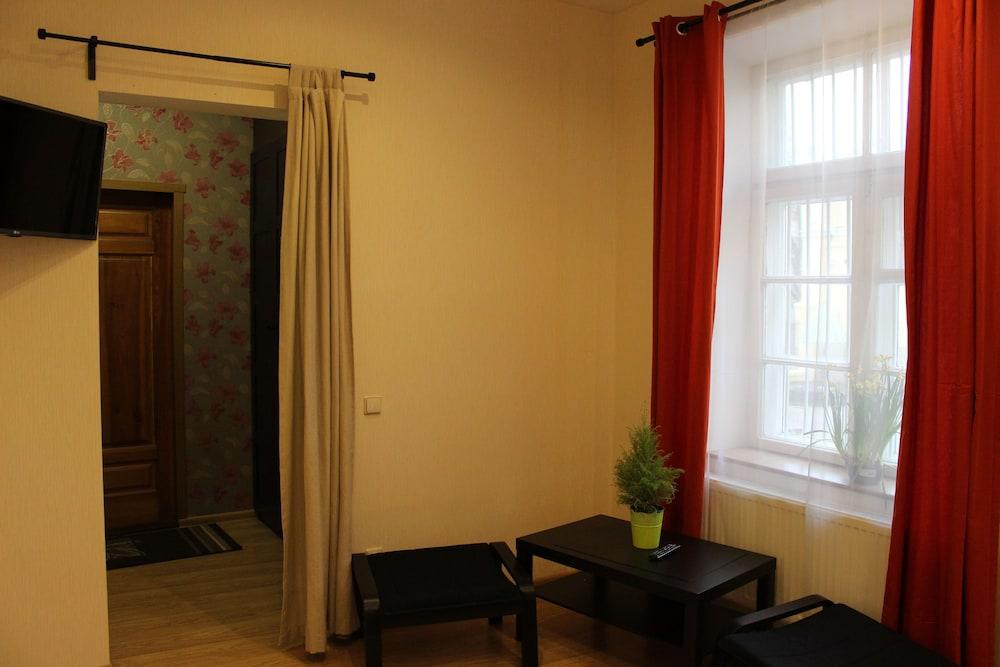 Sleep in Bnb 1