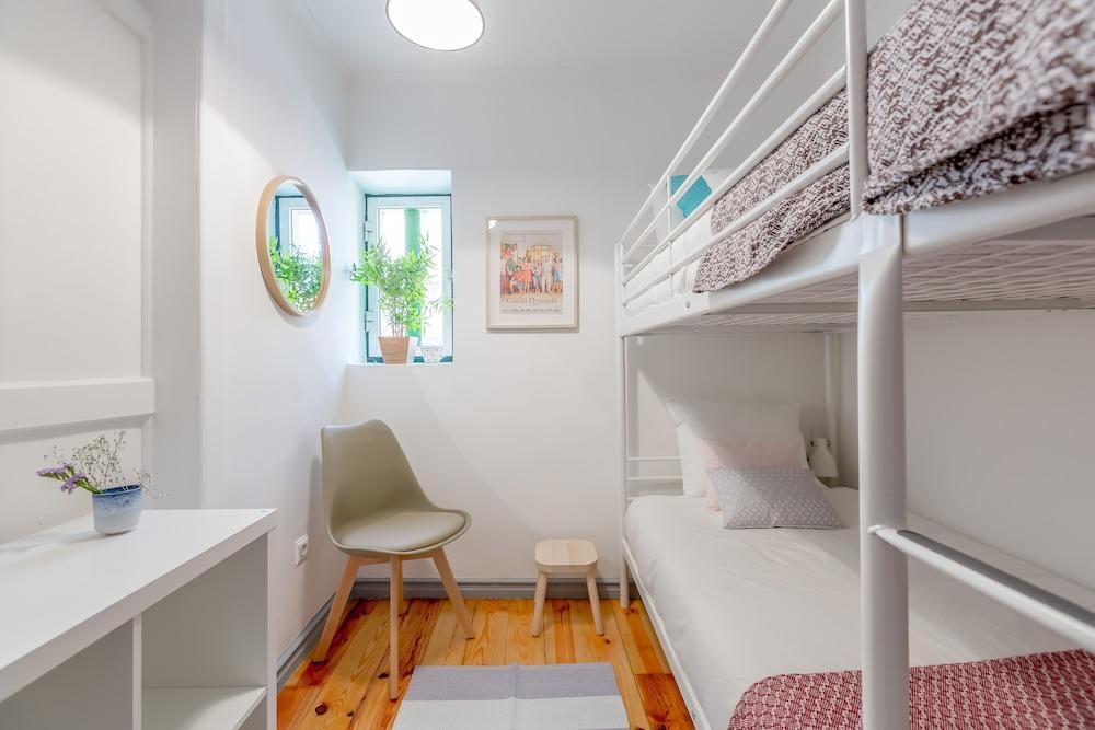 Alfama, Bright Spacious W/ Terrace Apartment, by Timecooler 2