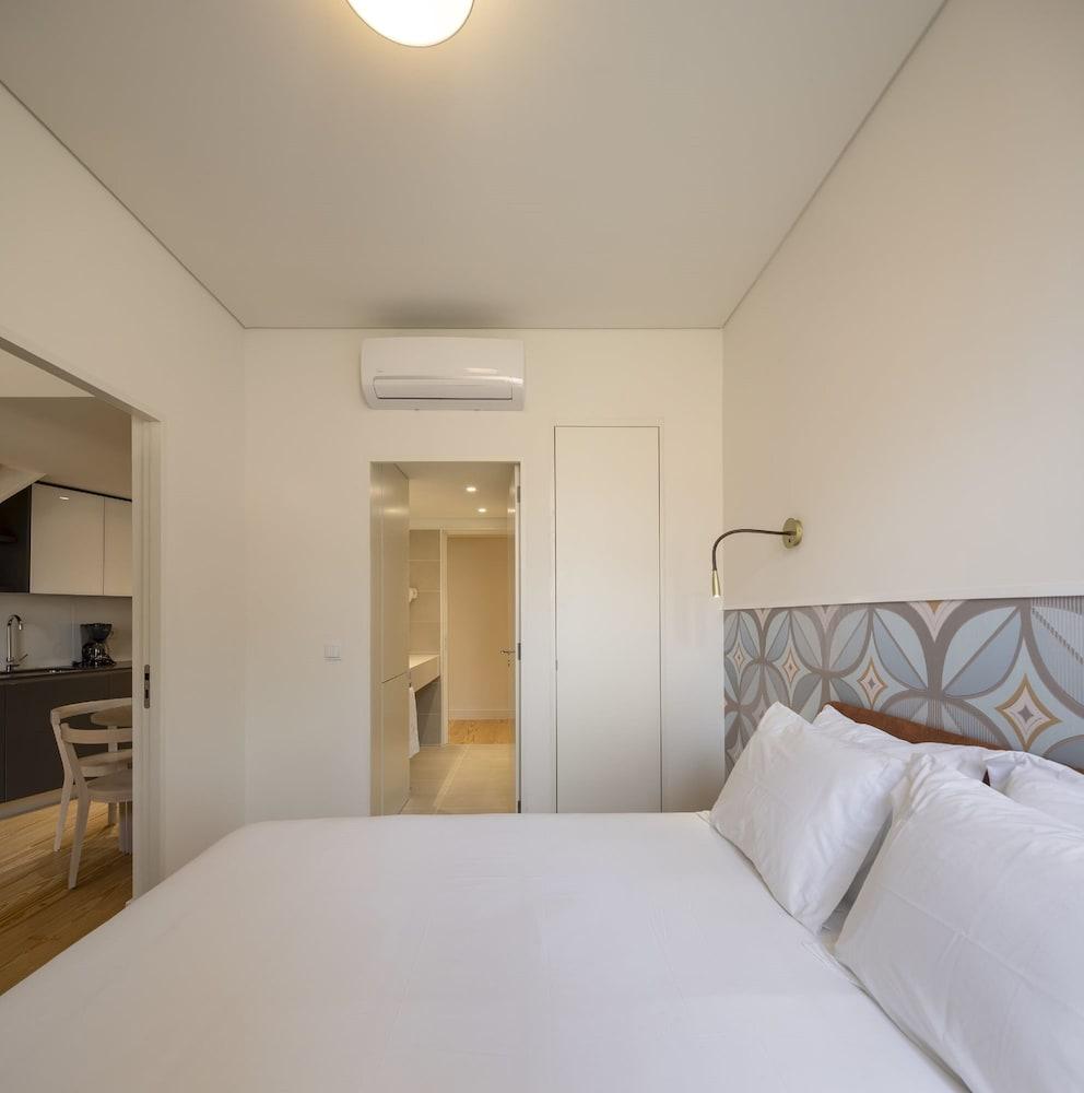 Lisbon Serviced Apartments Santos 1