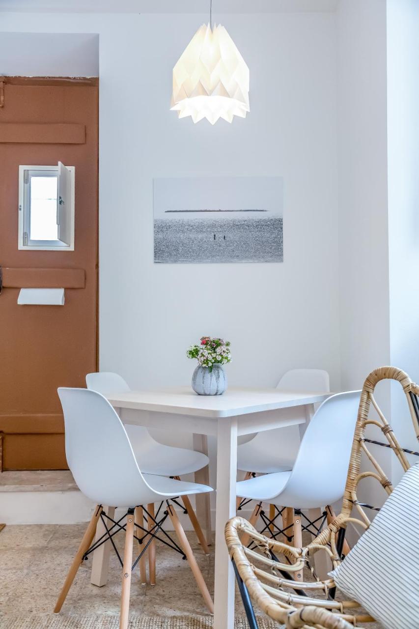 Renovated Typical Baixa Apartment, by Timecooler 2