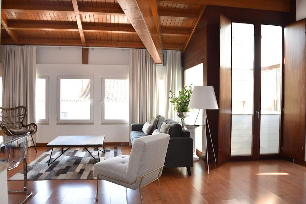 The Principe Real Lisbon Apartment