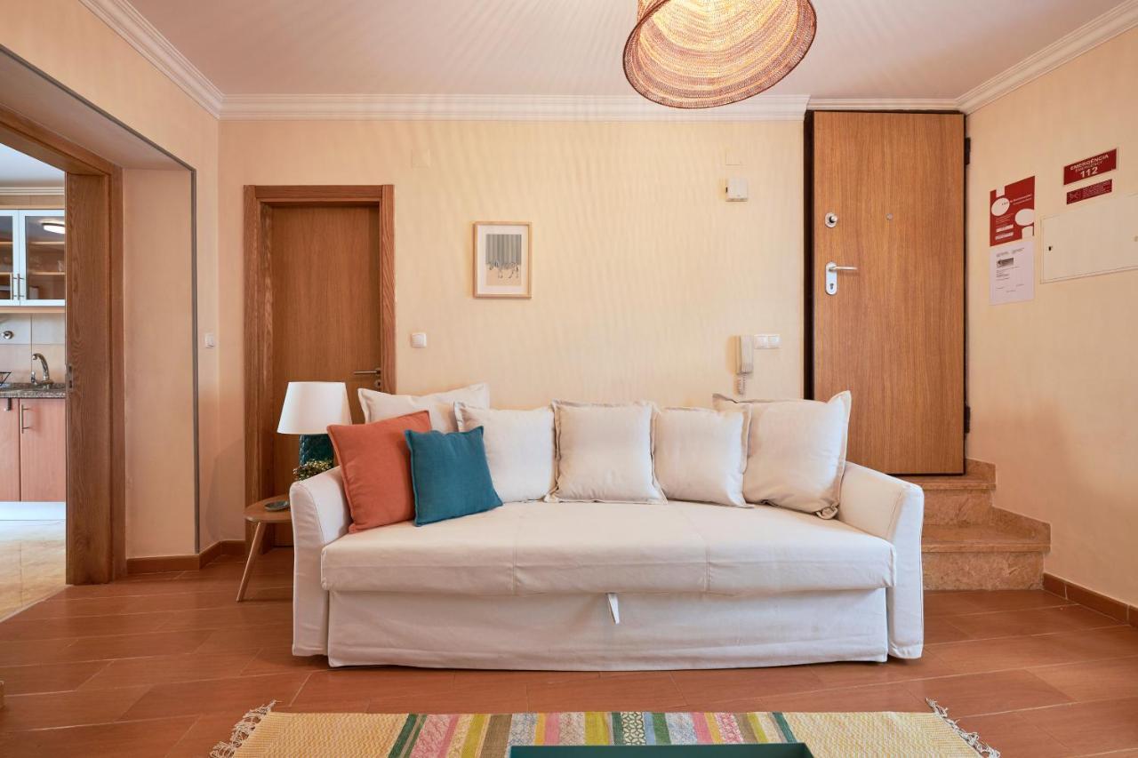 Spacious And Renovated Apartment with Amazing Patio, by Timecooler 2