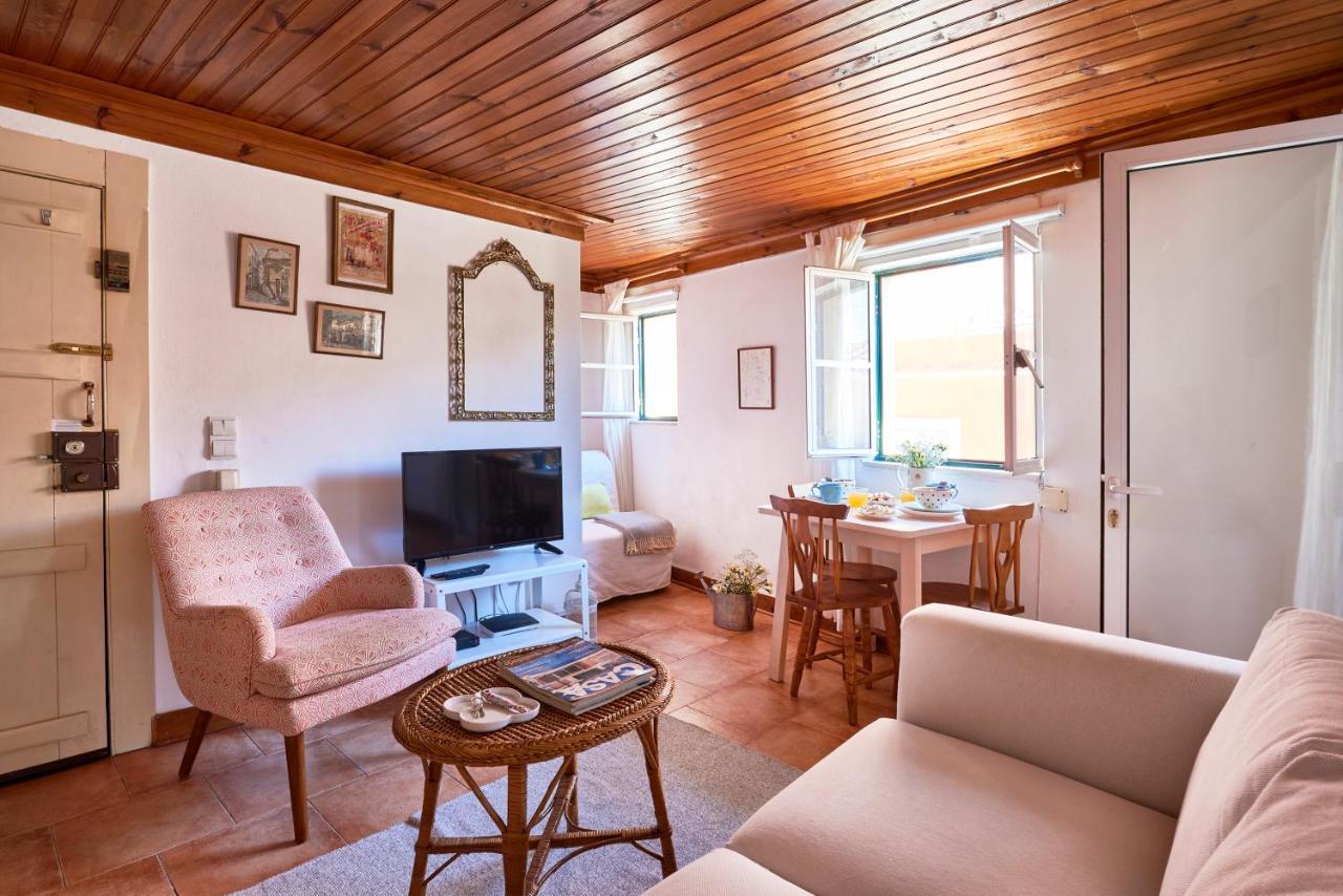 Light Filled Apartment Near Chiado, by Timecooler 2