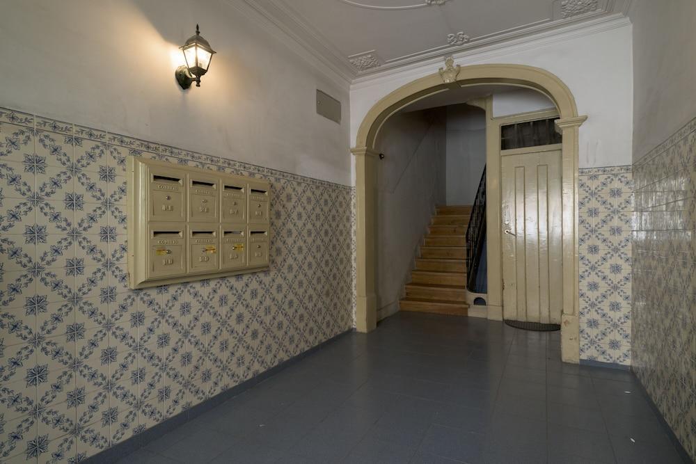 Spacious Bairro Alto Apartment + Courtyard, by Timecooler 1