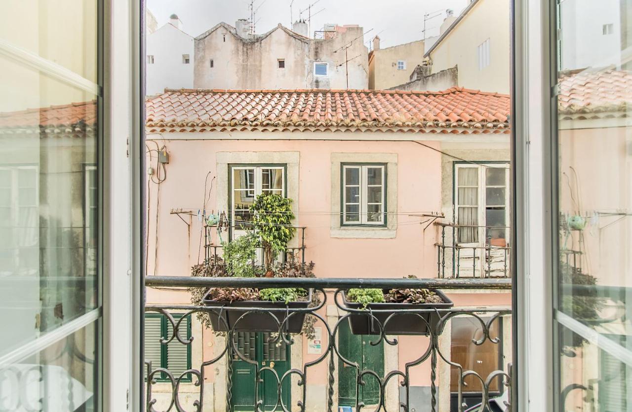Unique And Stylish Flat in Historic Lisbon 2