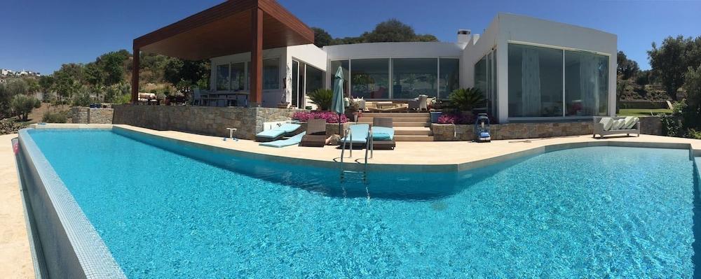 Villa Rose