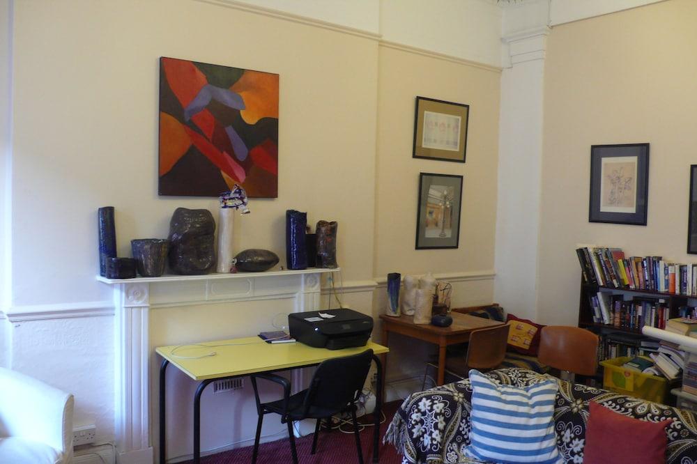 Pickwick Hall 2