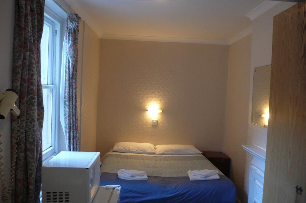Pickwick Hall