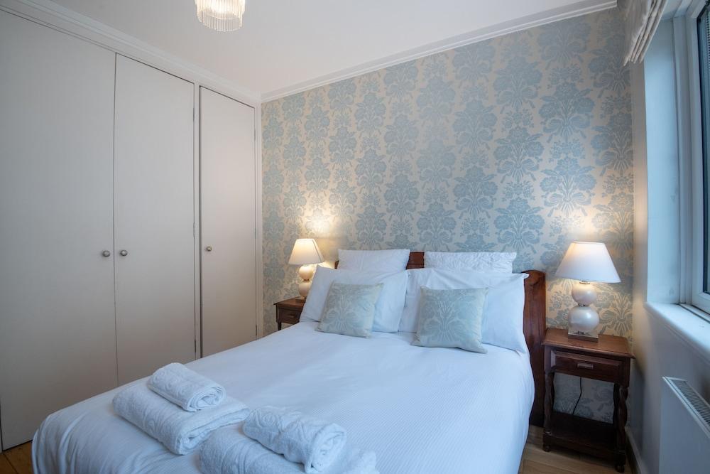 Delightful Kensington Home Close To Hyde Park 1