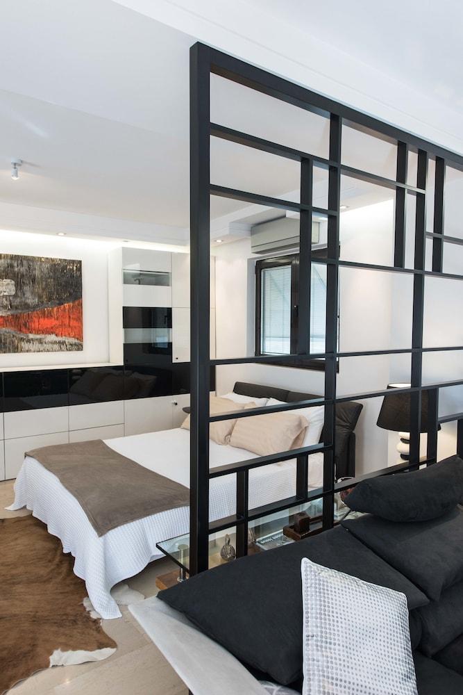 Fabulous Sea View Apartment 1