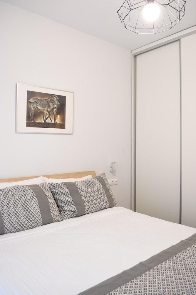 Heliconia Deluxe Apt Must 1
