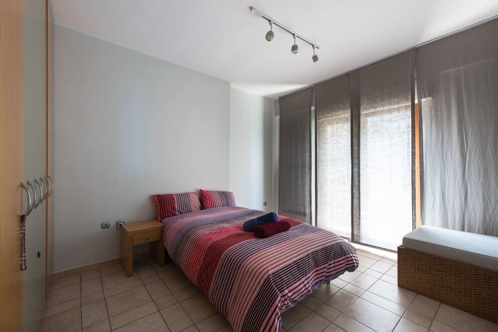 Cosmopolitan Maison 2
