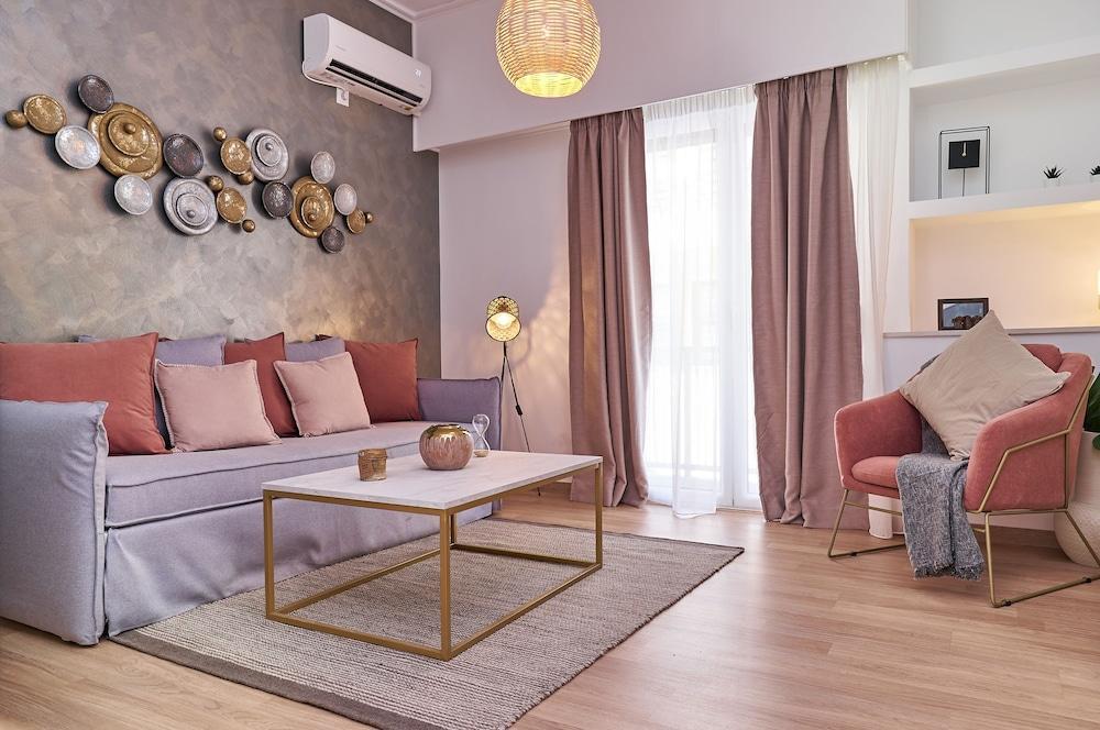 Scandinavian Breeze Apartment in Koukaki