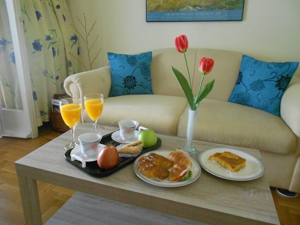 Athenian Oasis with Fountain, Ideal for Couples, 6th Floor
