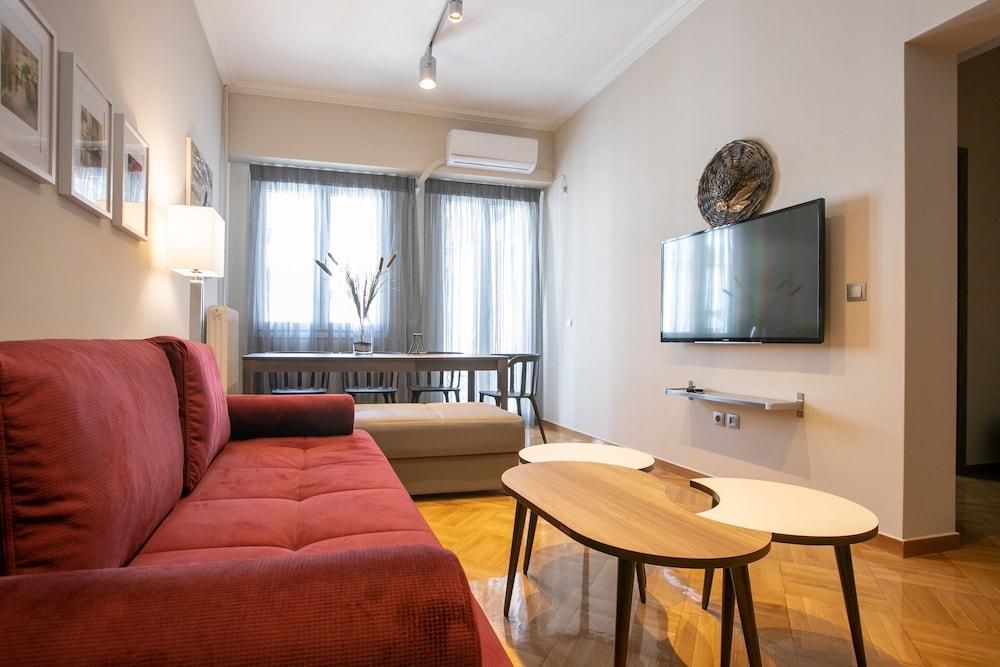 Luxurious 5 Bedroom-3 Bathroom Apartment 2- Athens