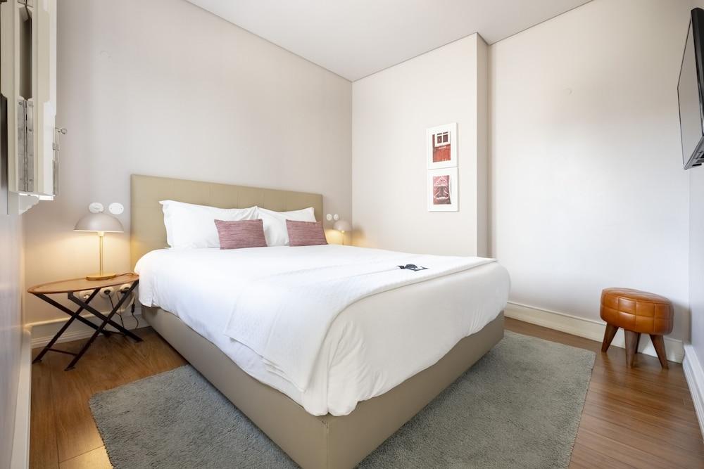 Lisbon Best Apartments -  Chiado Camoes 1