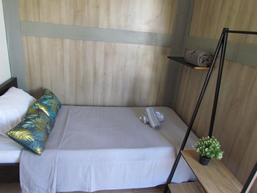 Tigaki Mall Hostel (Adults only)