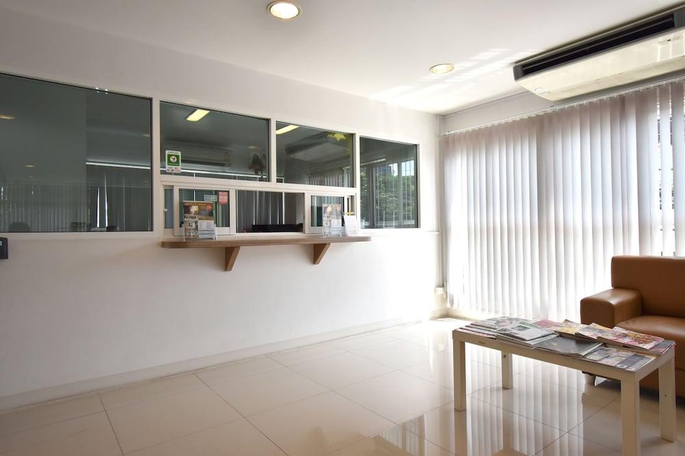 Ascella Apartment Sukhumvit 38 (Adults only)