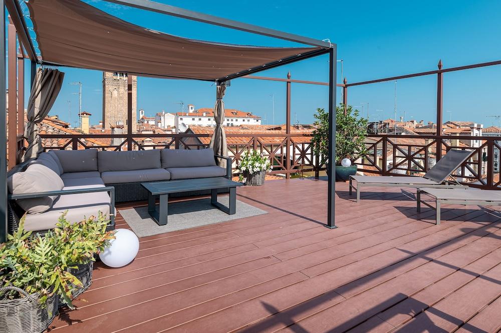 La Finestra Sulle Beccarie (Adults only)