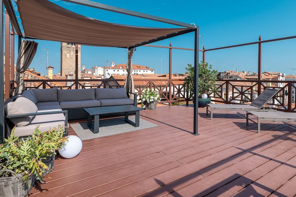 La Finestra Sulle Beccarie (Adults only)