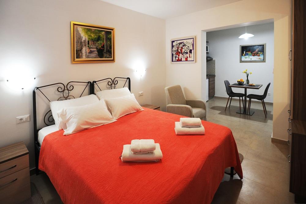 Nika Family Apartments 1