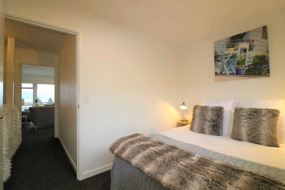 Central City Apartment, Parking, Bay Views 2