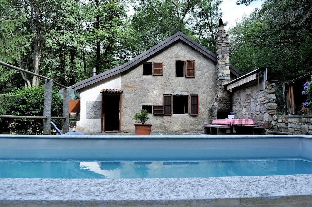 Typical, Romantic Tessiner Cottage