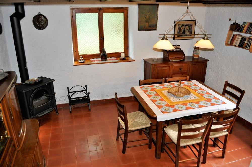Typical, Romantic Tessiner Cottage 1