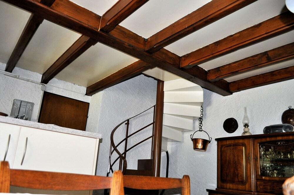 Typical, Romantic Tessiner Cottage 2