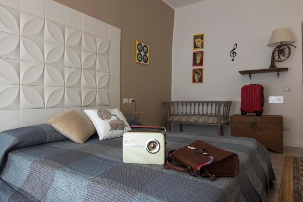 Ad Hoc Rooms 2