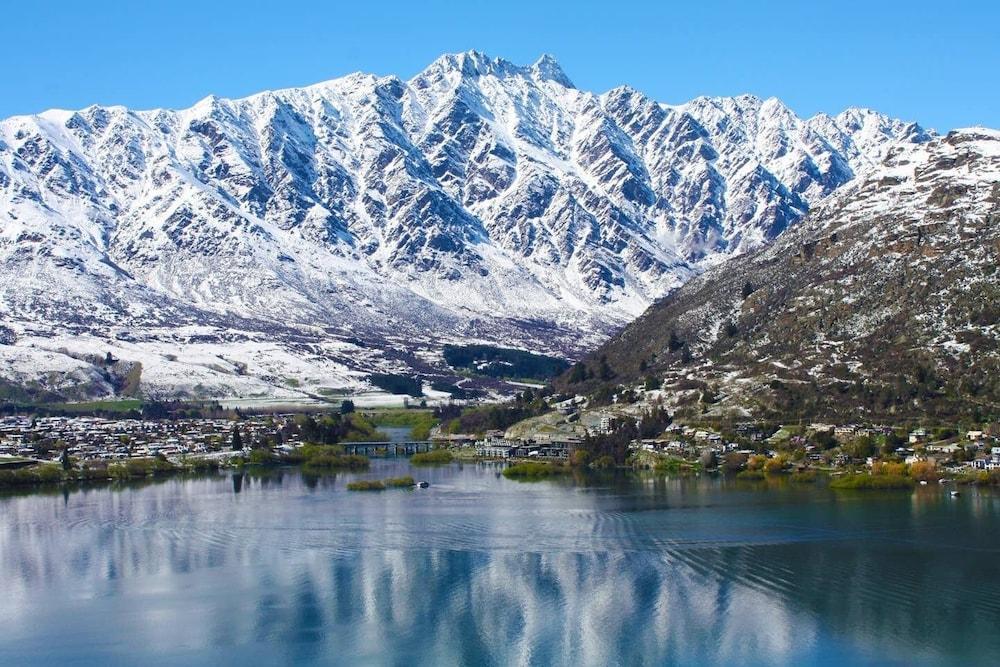 Lake View Townhouse Queenstown Hill