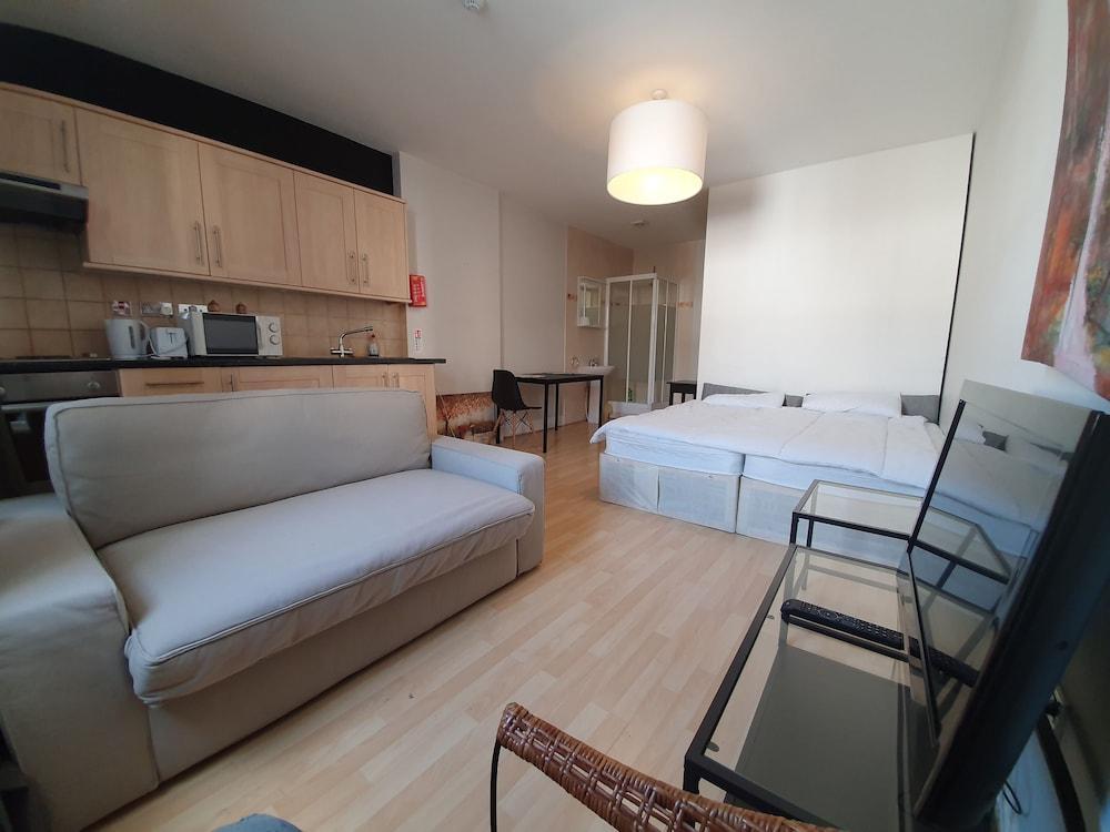 Studio Apartment in South Kensington 5 1