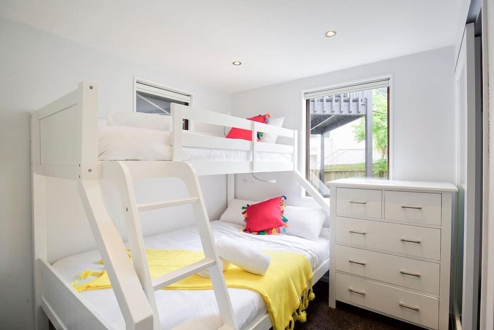 16 Guests. Unique, Central, Mountain & Lake Views 2