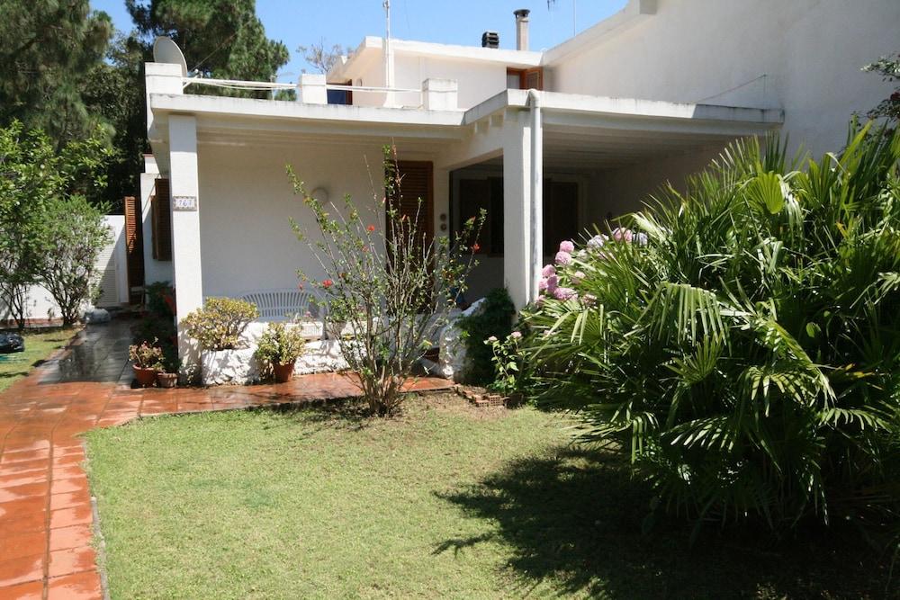 Villa Lola