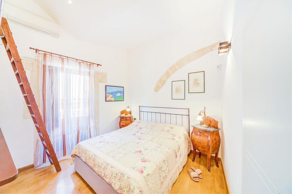 Ortigia Elegant Apartment 2