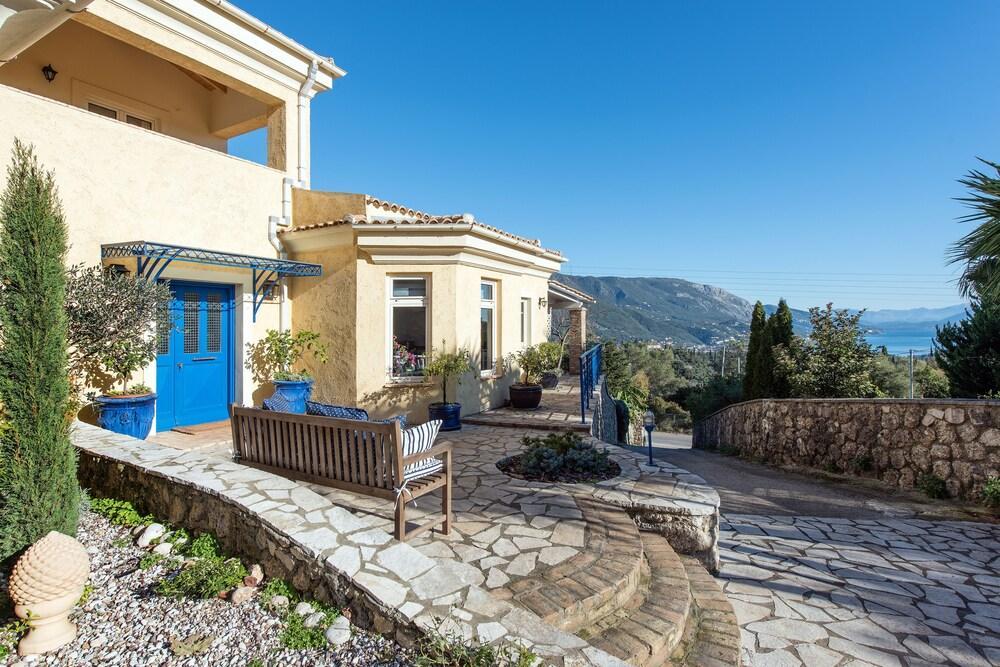 Villa Al'azraa  by Corfuescapes