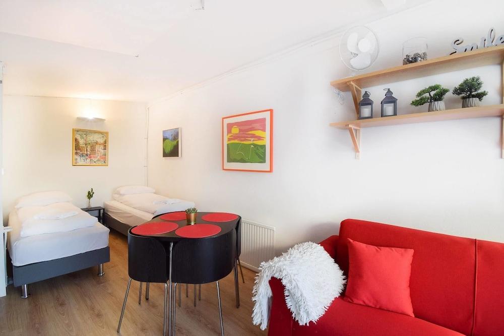 Apartment M13 2