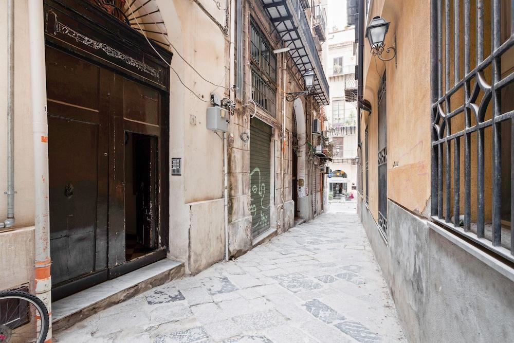 Quattro Canti Central Flat