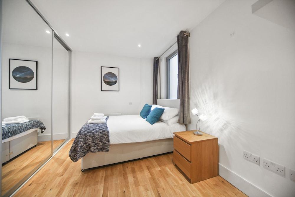 2 Bed Executive Apartment Near Camden Market with Wifi 2