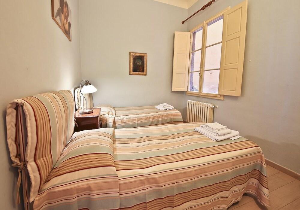 Alfani Terrace 1