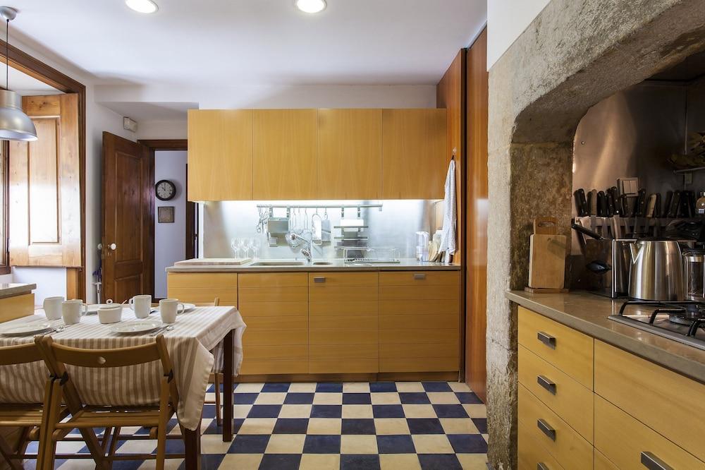 Lisbon Downtown Apartment - XVIII Century Luxury Apartment 2