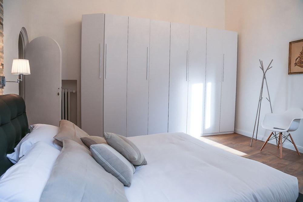 Pandolfini Suite 1