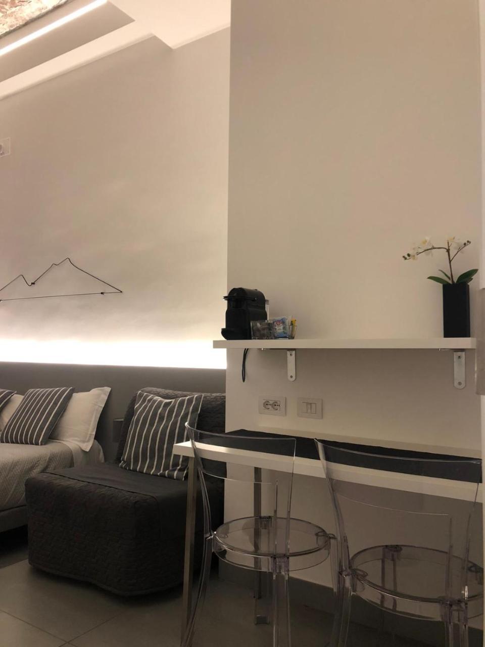 Vesucharme Suite Luxury Room 1