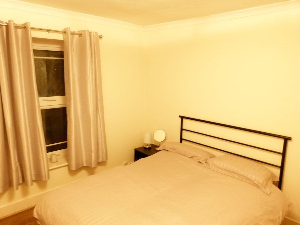 Ss Property Hub - Canary Wharf Family Apartment 1