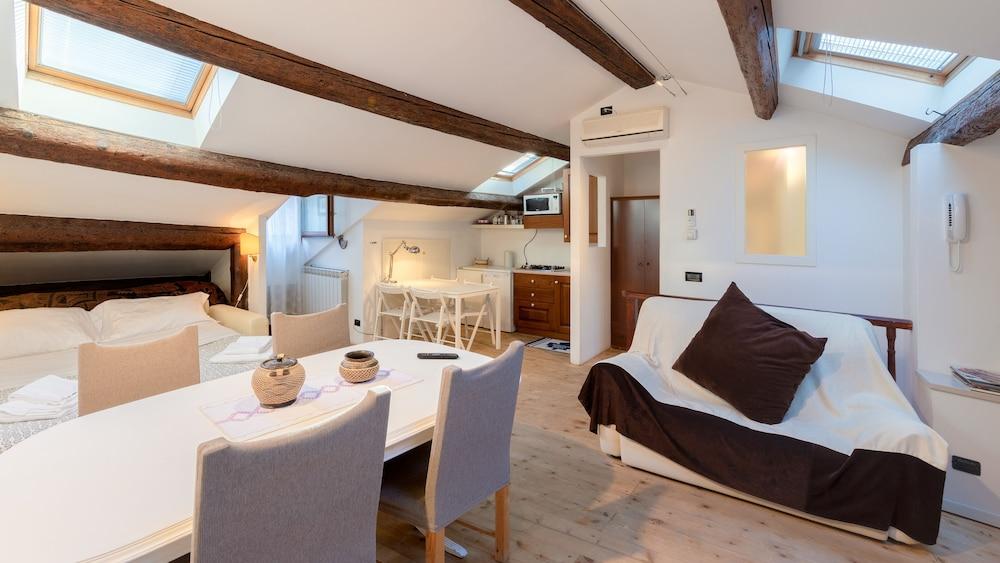 Venice Lovely Apartment 2